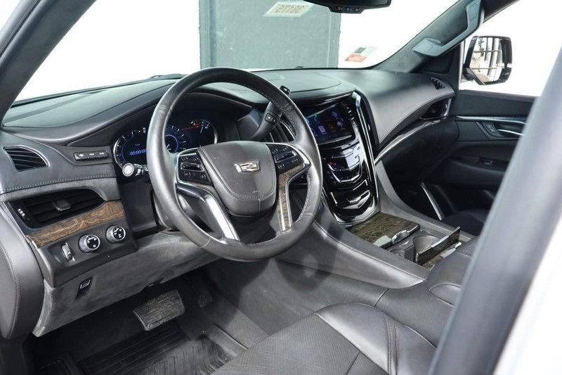 2016 Cadillac Escalade Platinum photo 21