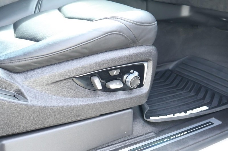 2016 Cadillac Escalade Platinum photo 27