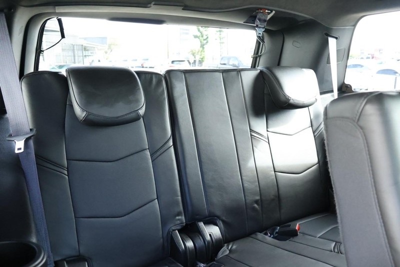 2016 Cadillac Escalade Platinum photo 30