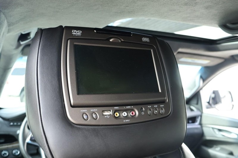 2016 Cadillac Escalade Platinum photo 31