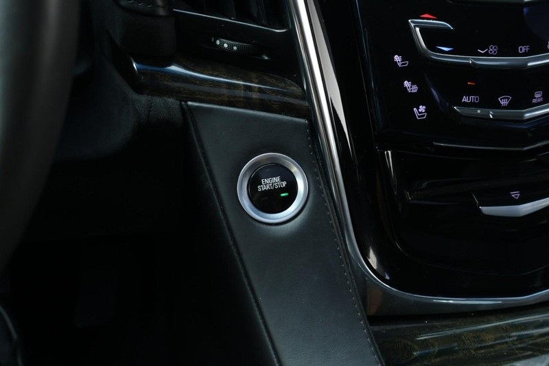 2016 Cadillac Escalade Platinum photo 40