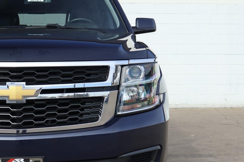 2019 Chevrolet Tahoe LT photo 3