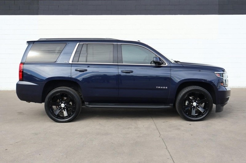 2019 Chevrolet Tahoe LT photo 4