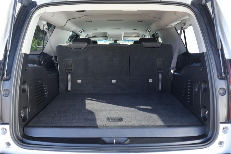 2017 Chevrolet Suburban LS photo 7