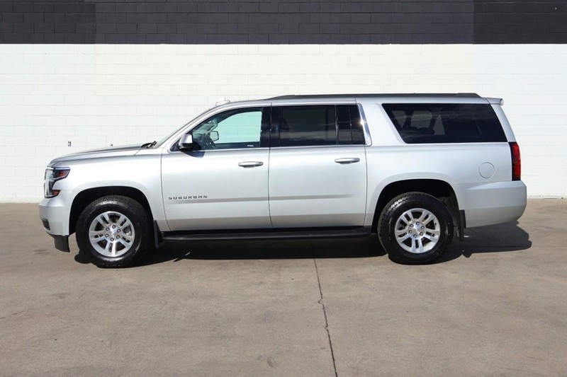 2017 Chevrolet Suburban LS photo 9
