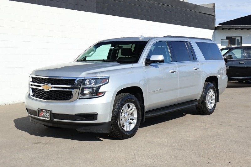 2017 Chevrolet Suburban LS photo 10