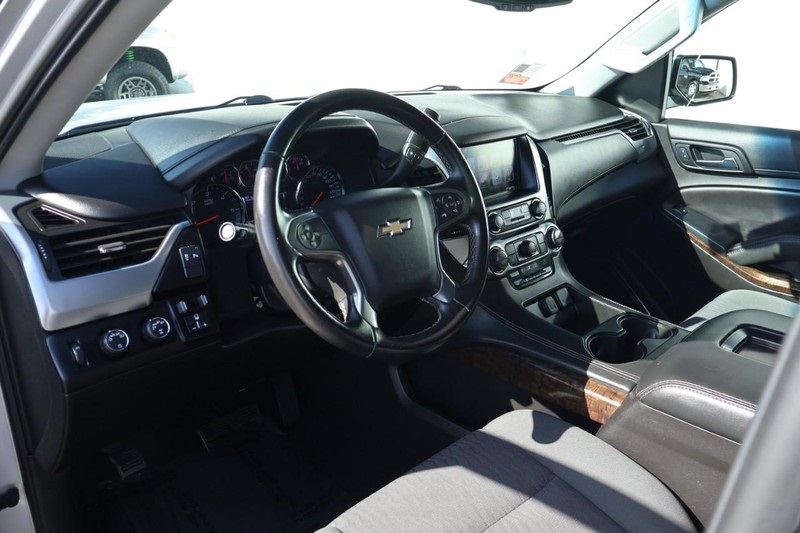 2017 Chevrolet Suburban LS photo 16