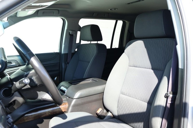2017 Chevrolet Suburban LS photo 18