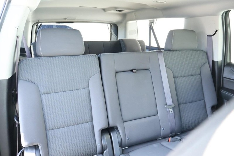 2017 Chevrolet Suburban LS photo 23