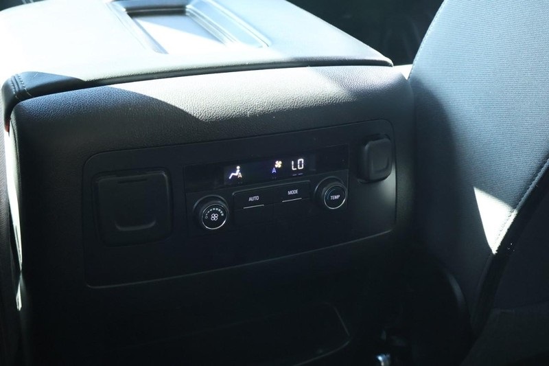 2017 Chevrolet Suburban LS photo 24