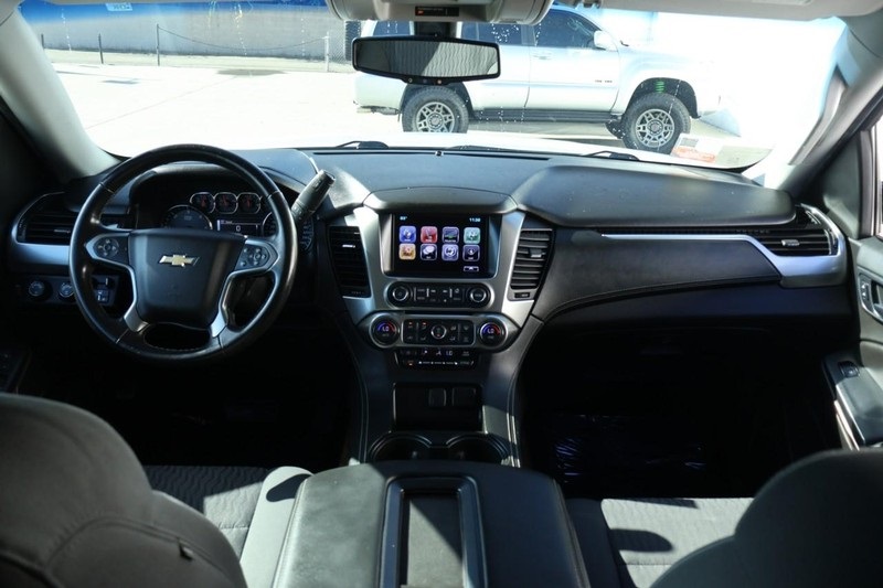 2017 Chevrolet Suburban LS photo 25