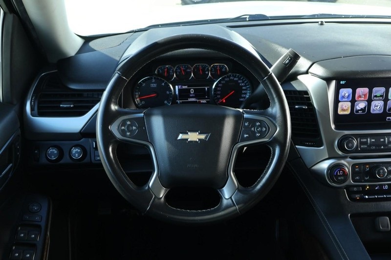 2017 Chevrolet Suburban LS photo 27