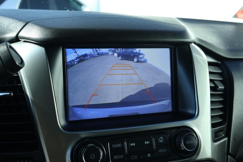 2017 Chevrolet Suburban LS photo 32