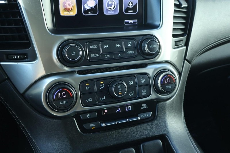 2017 Chevrolet Suburban LS photo 33