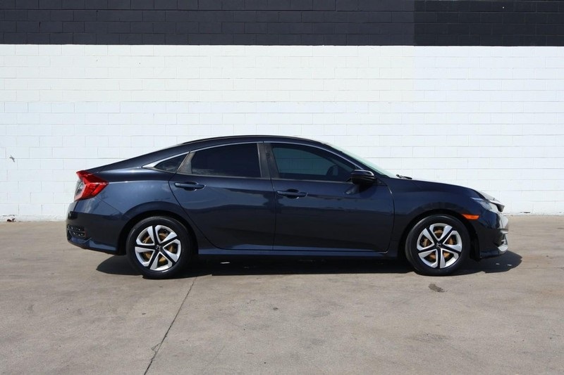 2017 Honda Civic LX photo 3
