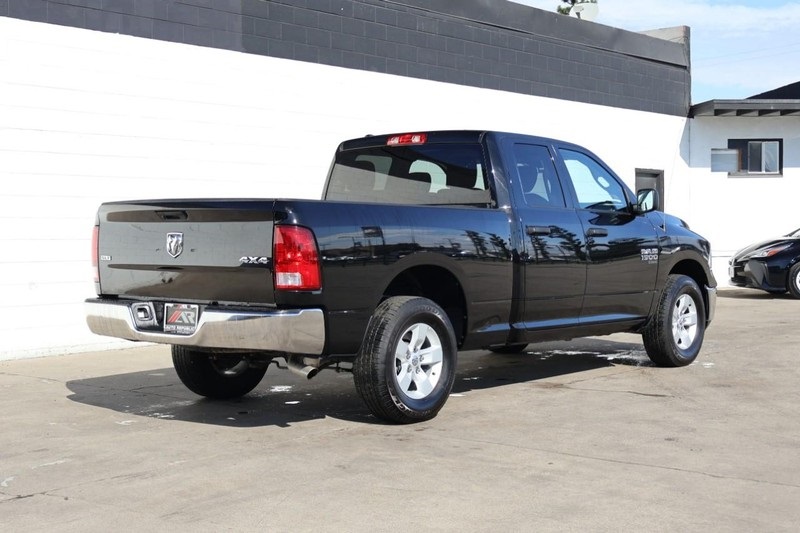 2024 Ram 1500 Classic SLT photo 5