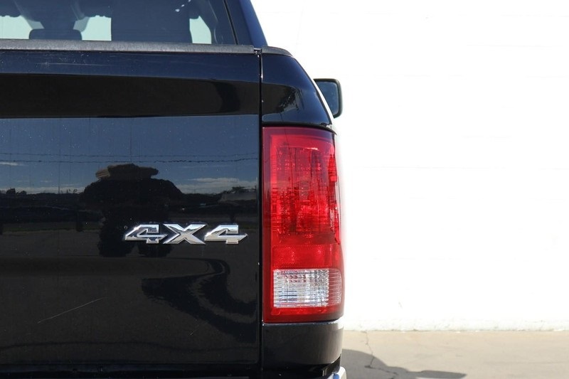 2024 Ram 1500 Classic SLT photo 7