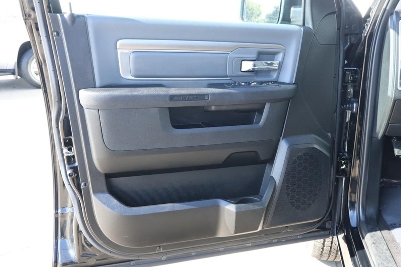 2024 Ram 1500 Classic SLT photo 14