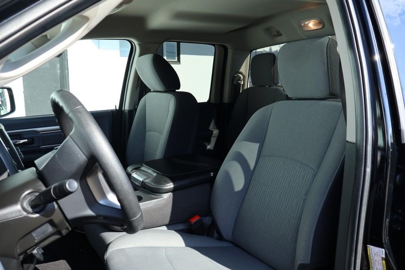 2024 Ram 1500 Classic SLT photo 18