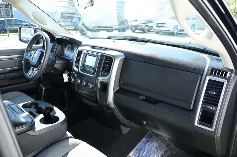2024 Ram 1500 Classic SLT photo 20