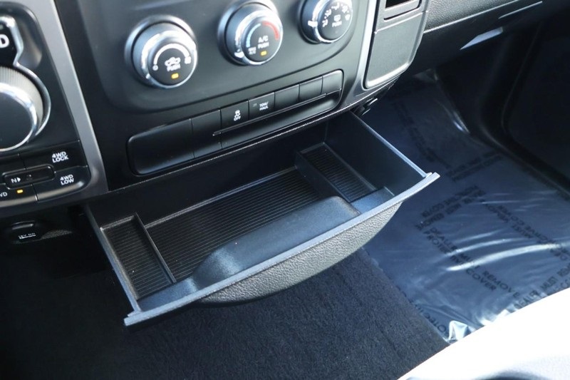 2024 Ram 1500 Classic SLT photo 35