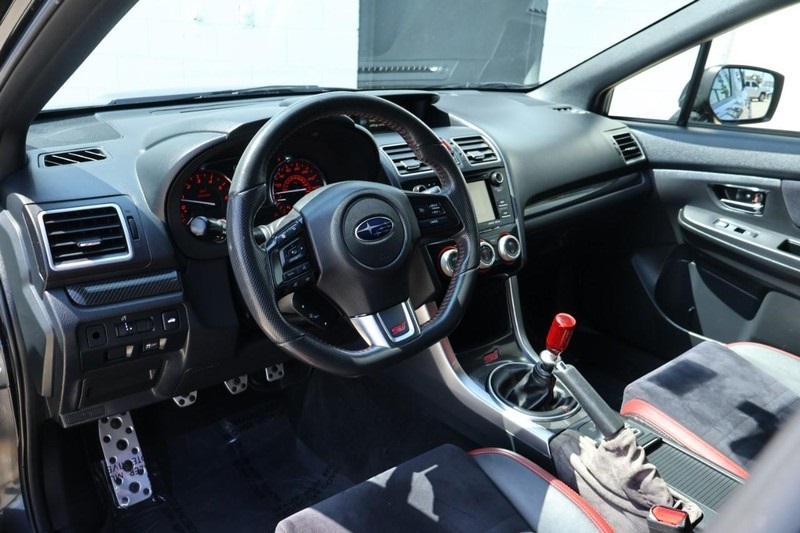 2016 Subaru WRX STI photo 16