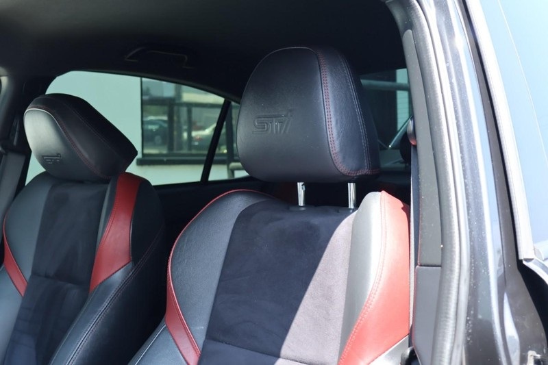 2016 Subaru WRX STI photo 18