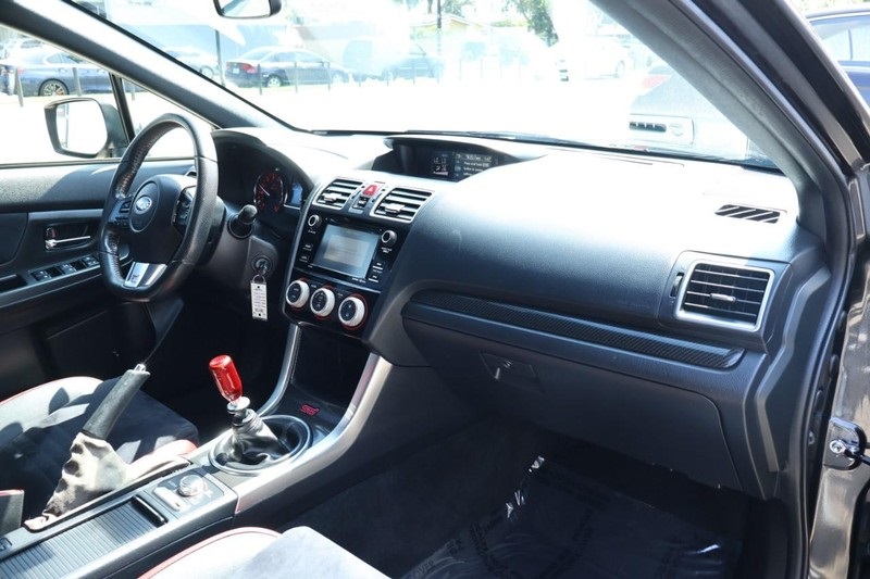 2016 Subaru WRX STI photo 19