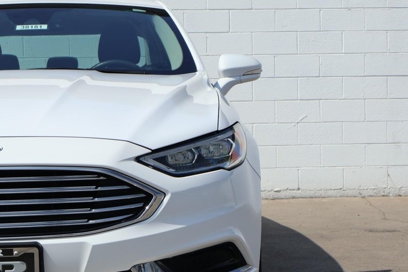 2018 Ford Fusion Hybrid SE photo 3