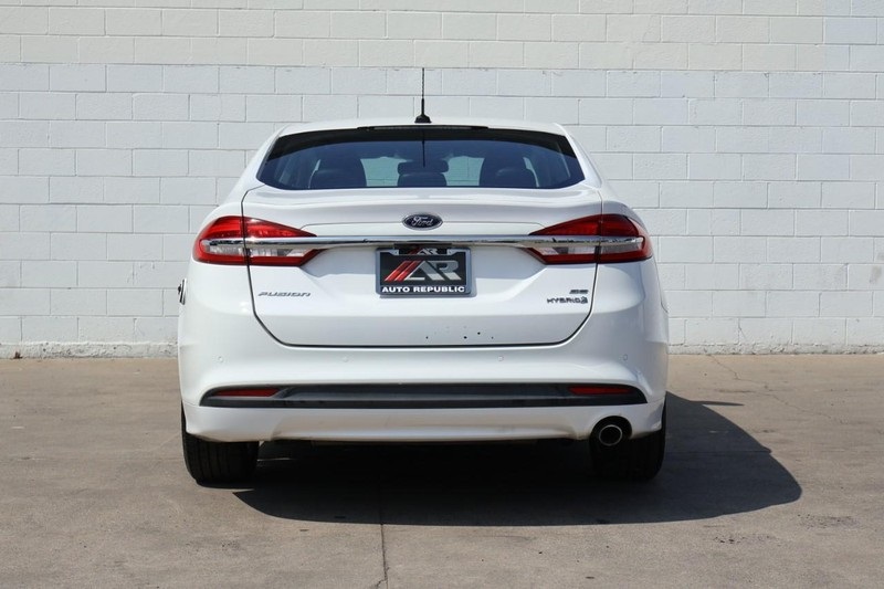 2018 Ford Fusion Hybrid SE photo 6