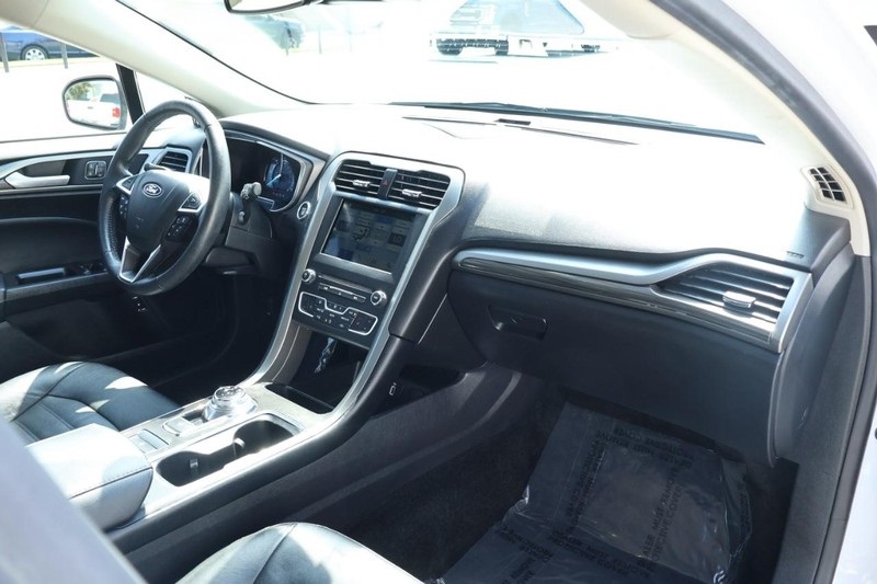2018 Ford Fusion Hybrid SE photo 18
