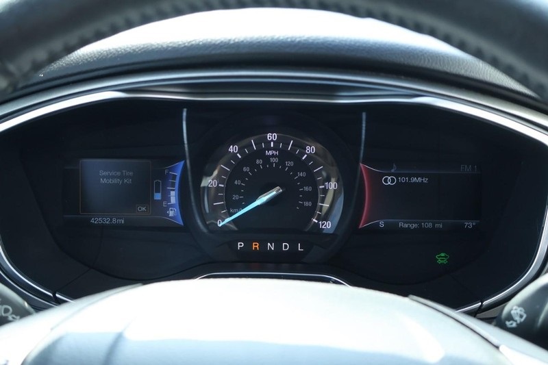 2018 Ford Fusion Hybrid SE photo 23