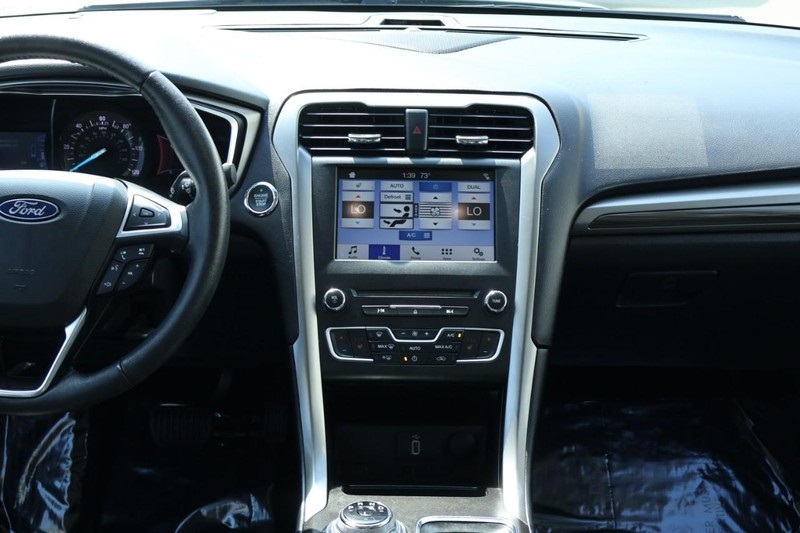 2018 Ford Fusion Hybrid SE photo 28