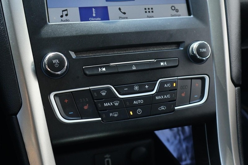 2018 Ford Fusion Hybrid SE photo 31