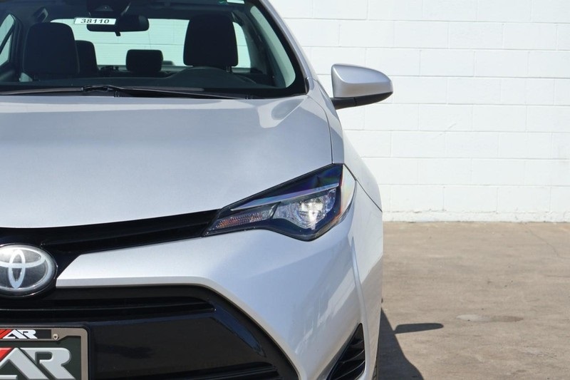 2017 Toyota Corolla L photo 3