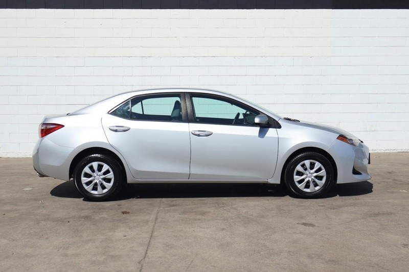 2017 Toyota Corolla L photo 4
