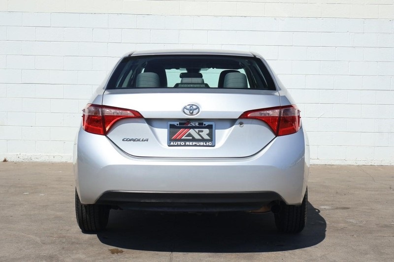 2017 Toyota Corolla L photo 6