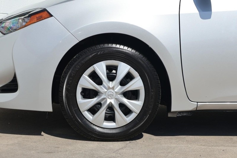 2017 Toyota Corolla L photo 14