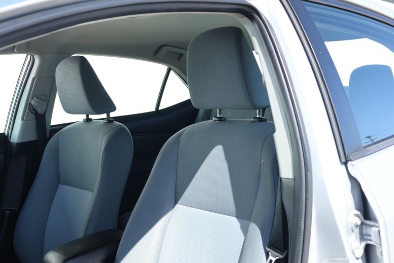 2017 Toyota Corolla L photo 18
