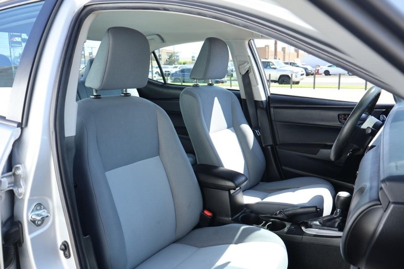 2017 Toyota Corolla L photo 20