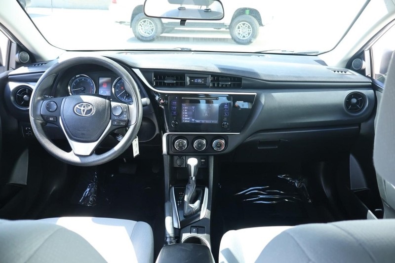 2017 Toyota Corolla L photo 22
