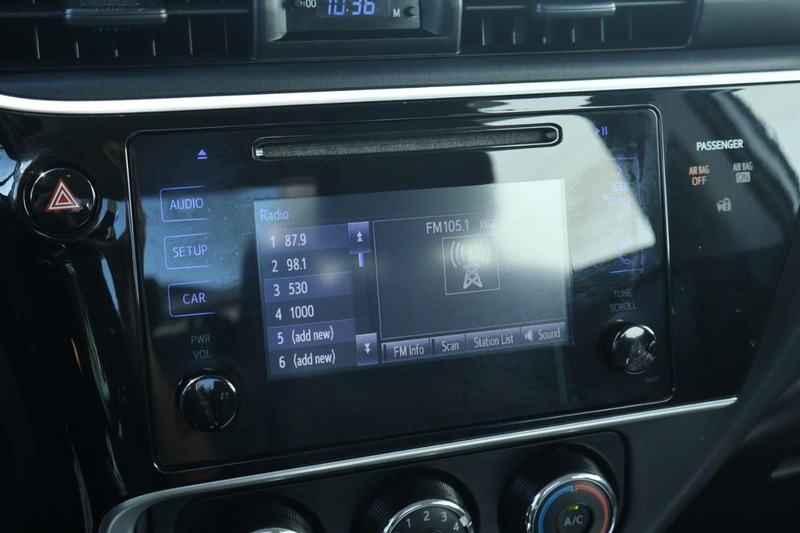 2017 Toyota Corolla L photo 29