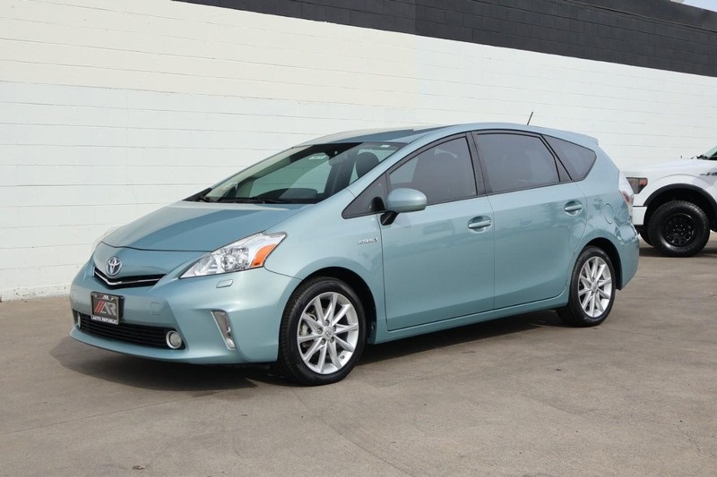 2014 Toyota Prius V Five photo 11