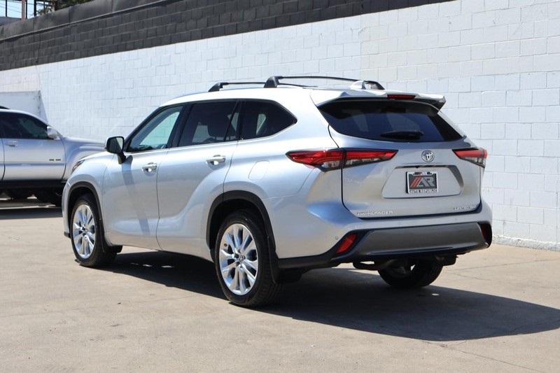 2021 Toyota Highlander Limited photo 8