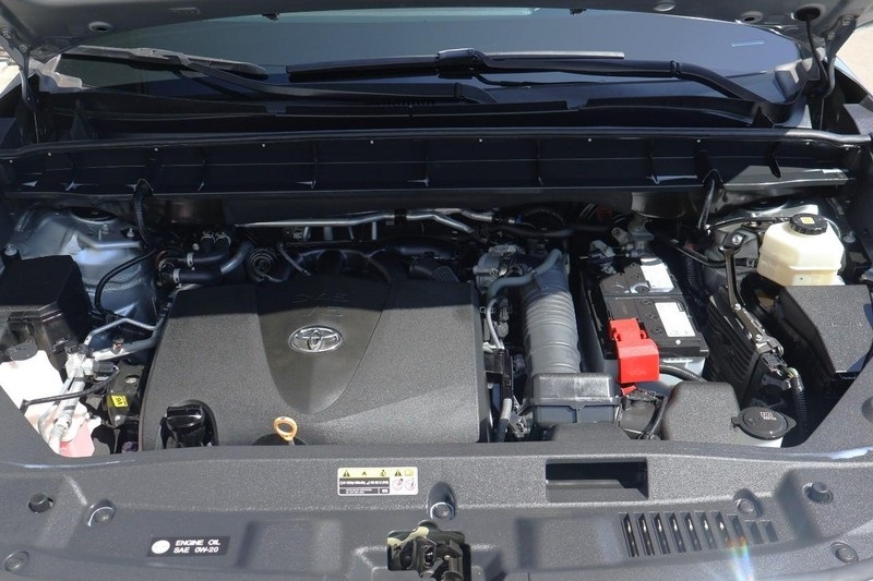 2021 Toyota Highlander Limited photo 11
