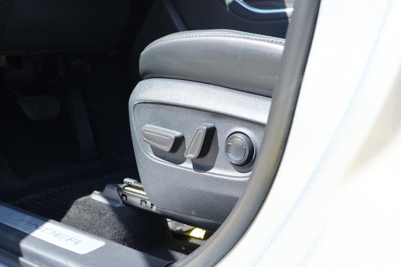 2021 Toyota Highlander Limited photo 17