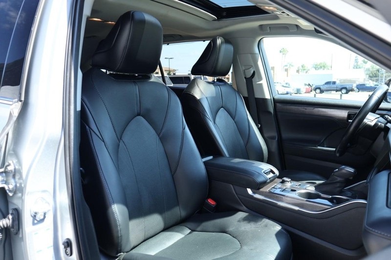 2021 Toyota Highlander Limited photo 23