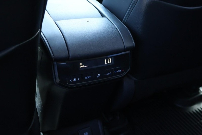 2021 Toyota Highlander Limited photo 28