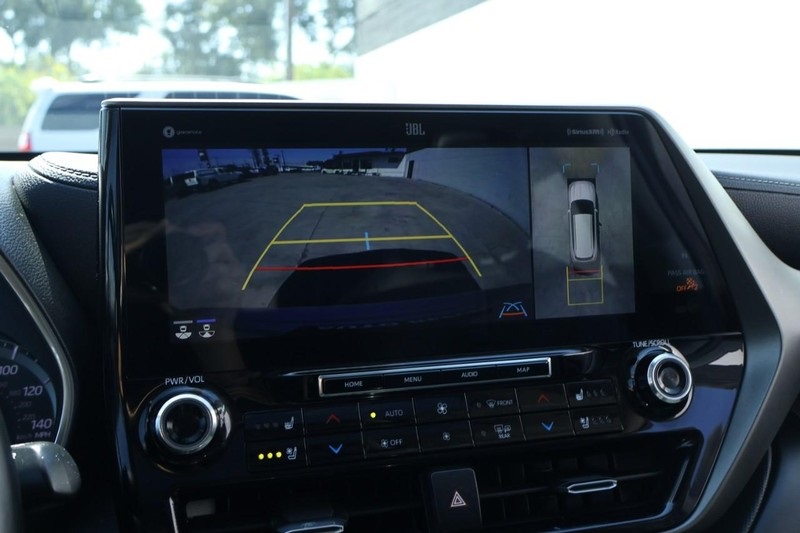 2021 Toyota Highlander Limited photo 37