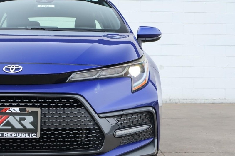 2021 Toyota Corolla SE photo 3
